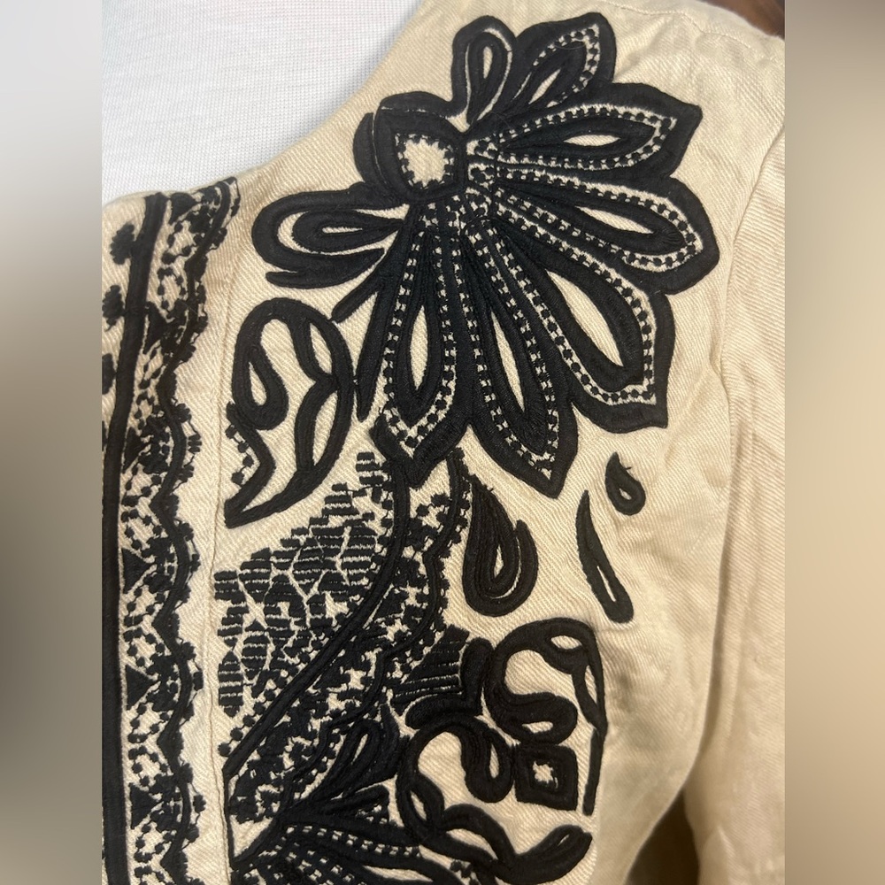 Chico's 3 Linen Cream Embroidered Bohemian Design 3/4 Sleeve Jacket Blazer NWT - Picture 6 of 13